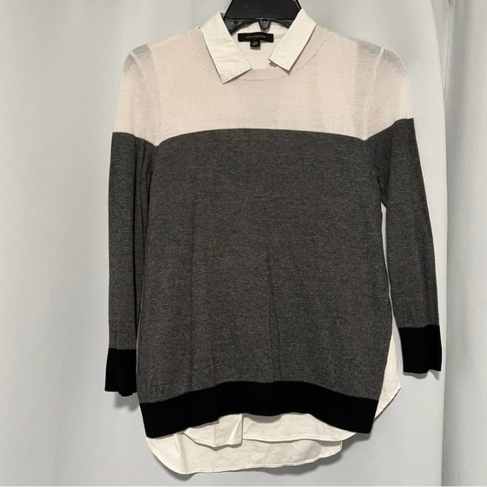 Ann‎ Taylor Gray and Black Colorblock top